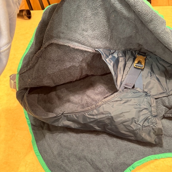 Medium Ruffwear Dirtbag Dog Towel Jacket - Picture 4 of 11